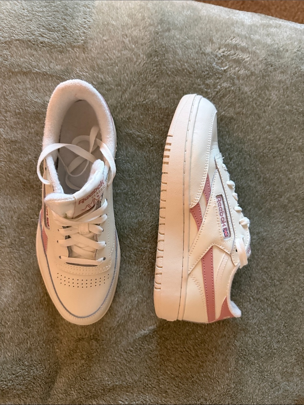 Reebok White Sneakers with Pink Accents